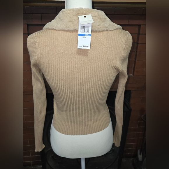 Zip-Front Cardigan with faux-fur Collar - Picture 2 of 6